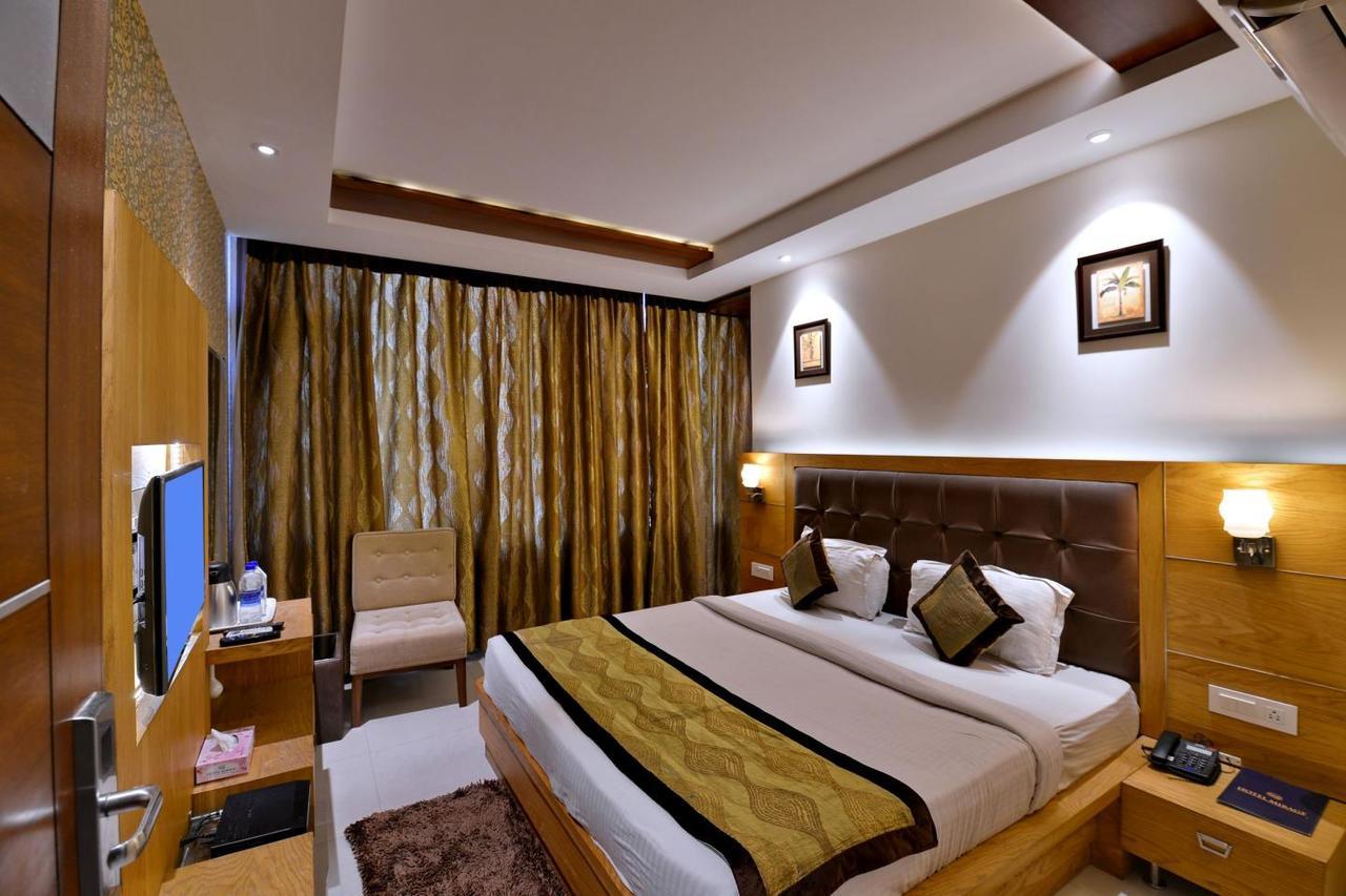 Hotel Mirage *